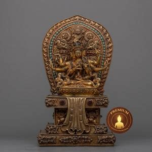   Il Buddha di Ushnishavijaya: Scultura Sacra e Maestosa Presenza Divina!